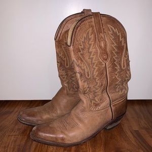 ARIAT